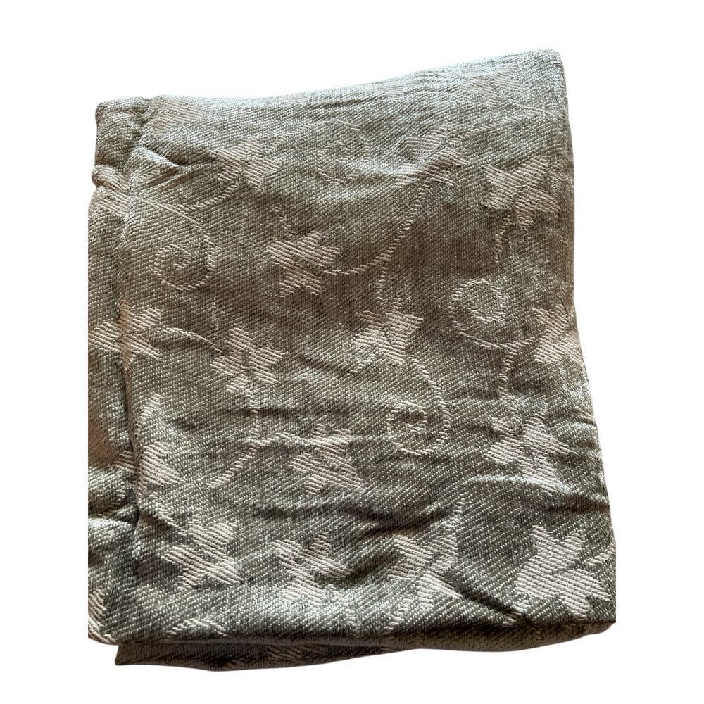 Chenille 45x67 ‎ Flower Pattern  Throw Blanket